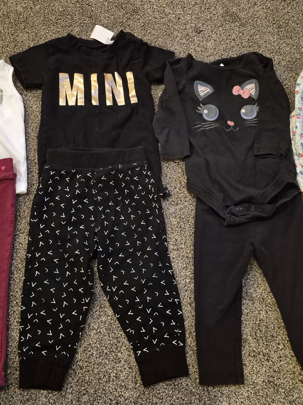 4 Sets Of Cute Size 12-18 Months Outfits ***2 4 1 SALE